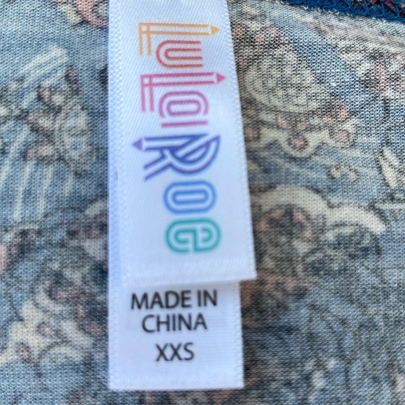 LulaRoe Paisley Printed Perfect T High Low Top-#0344 - Picture 11 of 12